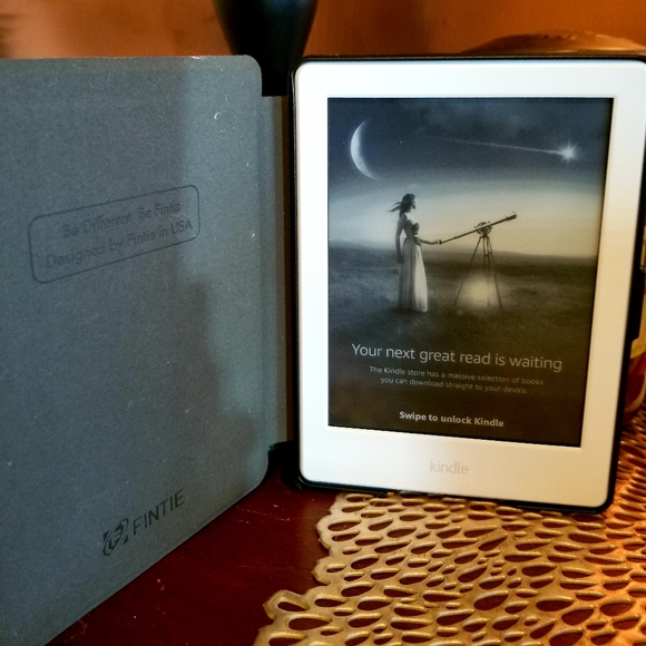 Kindle - Picture 2 of 4